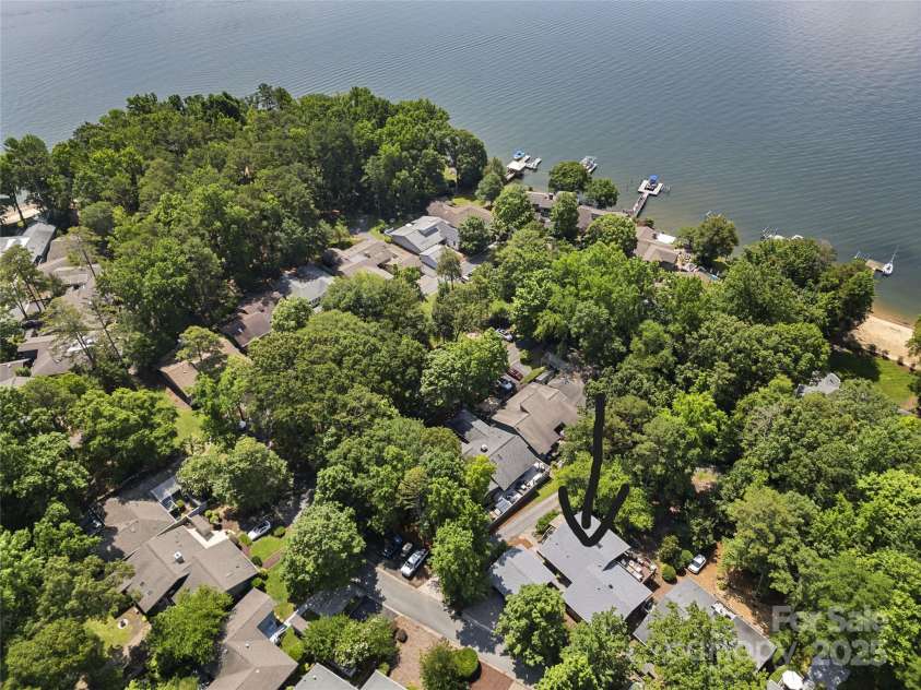 26 New River Trace, Lake Wylie, SC 29710.  MLS# CAR4266777, YatesRealty ID 25678. Stone throw to the beach park