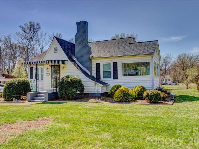 328 Pink Street, Cherryville, NC 28021.  MLS# CAR4358726, YatesRealty ID 25678. 