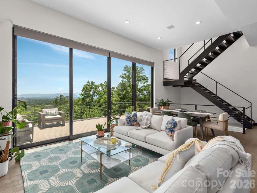 127 Griffing Boulevard, Asheville, NC 28804.  MLS# CAR4380462, YatesRealty ID 25679. 