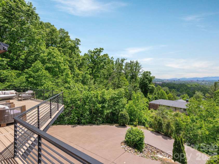 127 Griffing Boulevard, Asheville, NC 28804.  MLS# CAR4380462, YatesRealty ID 25679. 