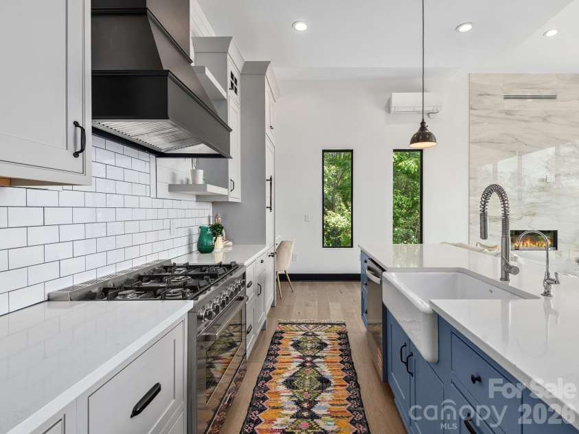 127 Griffing Boulevard, Asheville, NC 28804.  MLS# CAR4380462, YatesRealty ID 25679. 