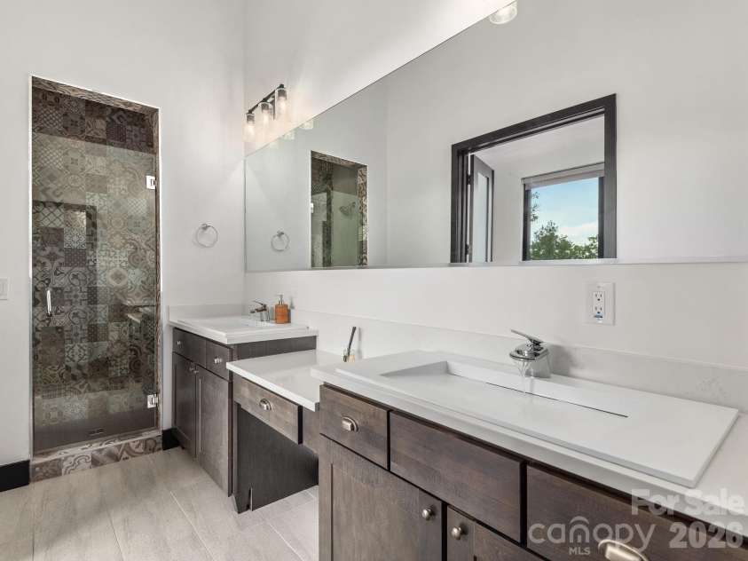 127 Griffing Boulevard, Asheville, NC 28804.  MLS# CAR4380462, YatesRealty ID 25679. 