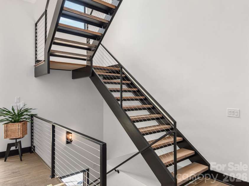 127 Griffing Boulevard, Asheville, NC 28804.  MLS# CAR4380462, YatesRealty ID 25679. 