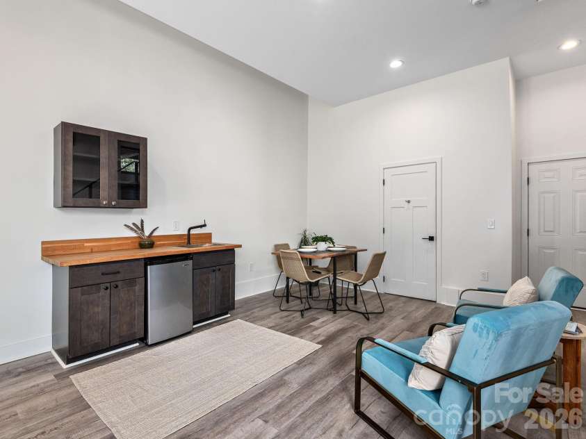 127 Griffing Boulevard, Asheville, NC 28804.  MLS# CAR4380462, YatesRealty ID 25679. 