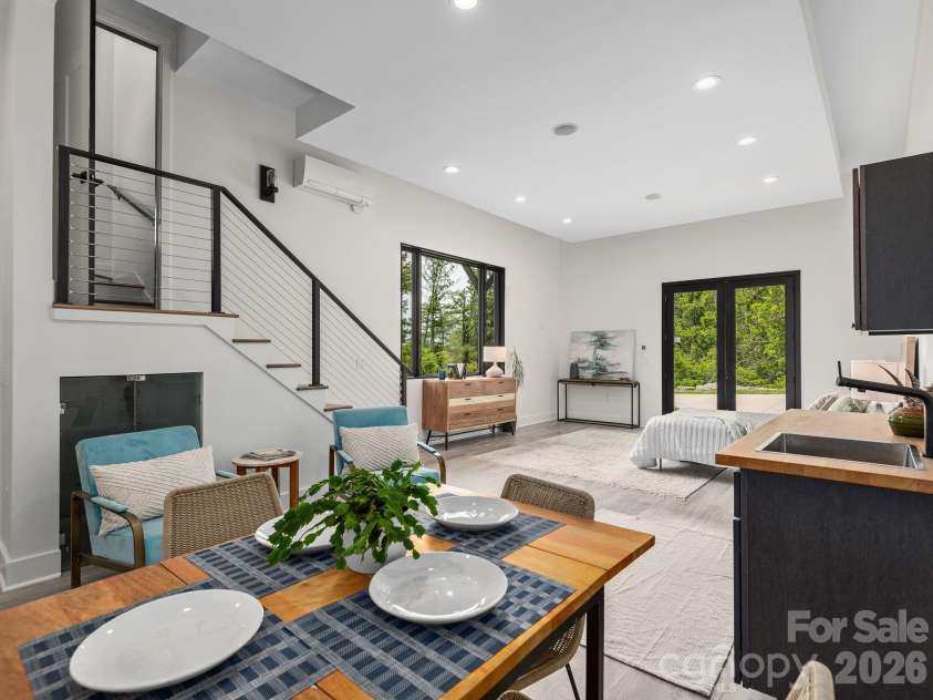 127 Griffing Boulevard, Asheville, NC 28804.  MLS# CAR4380462, YatesRealty ID 25679. 