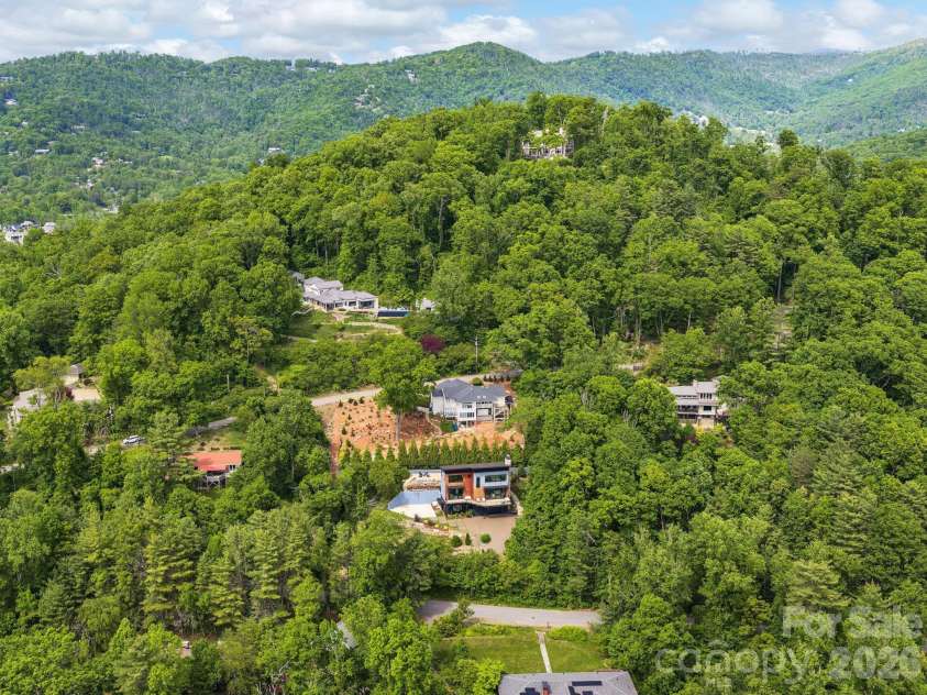 127 Griffing Boulevard, Asheville, NC 28804.  MLS# CAR4380462, YatesRealty ID 25679. 