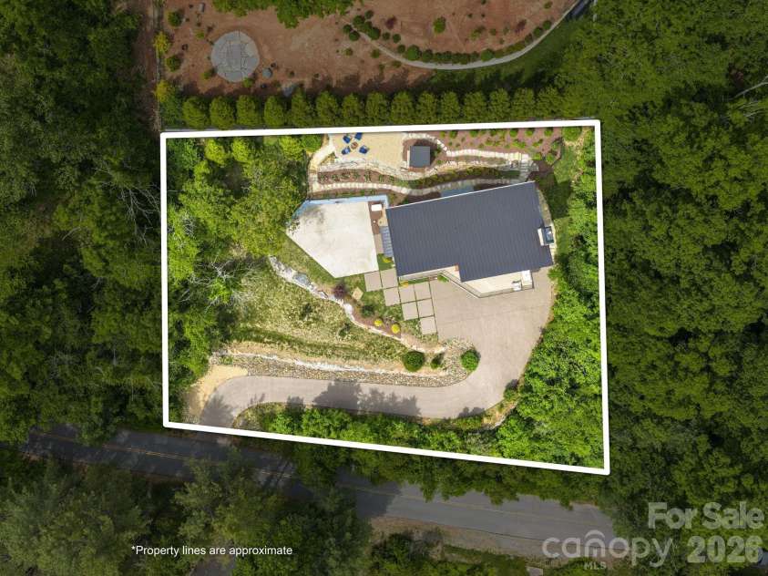 127 Griffing Boulevard, Asheville, NC 28804.  MLS# CAR4380462, YatesRealty ID 25679. 