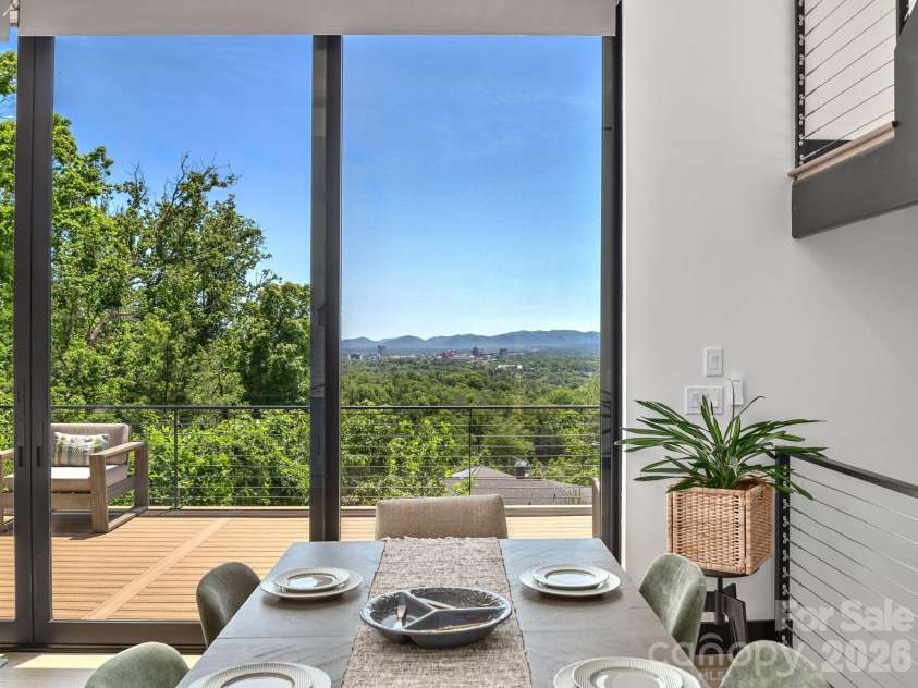 127 Griffing Boulevard, Asheville, NC 28804.  MLS# CAR4380462, YatesRealty ID 25679. 