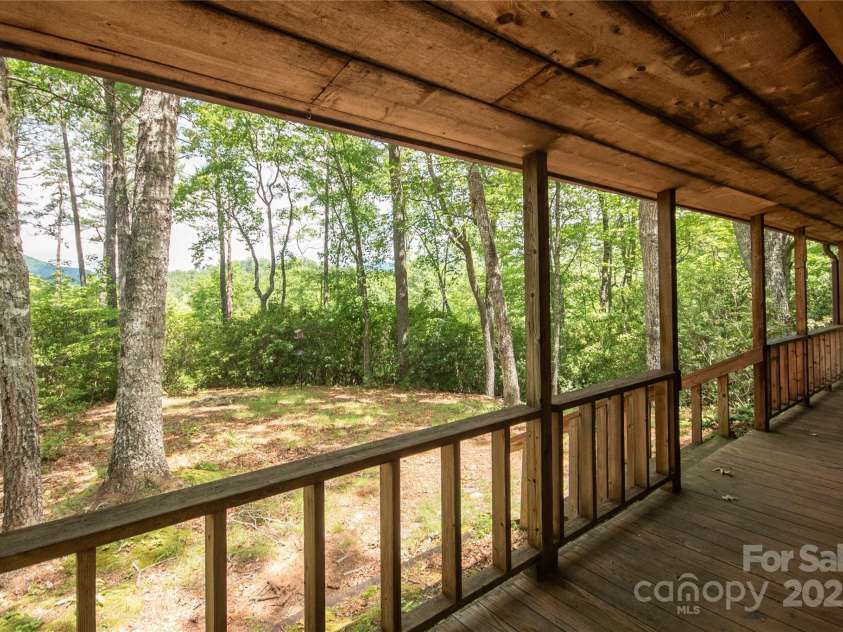585 Bonfire Drive, Franklin, NC 28734.  MLS# CAR4276894, YatesRealty ID 25679. 