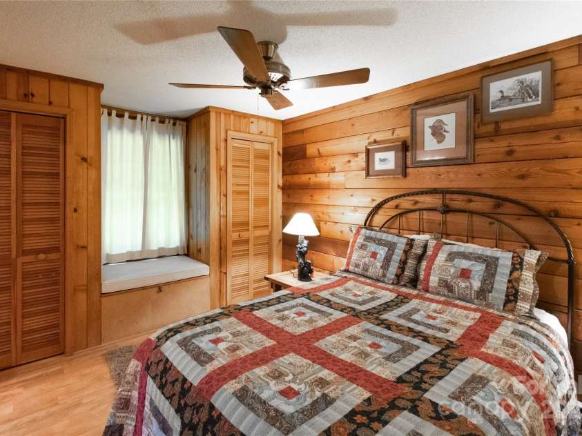 585 Bonfire Drive, Franklin, NC 28734.  MLS# CAR4276894, YatesRealty ID 25679. 