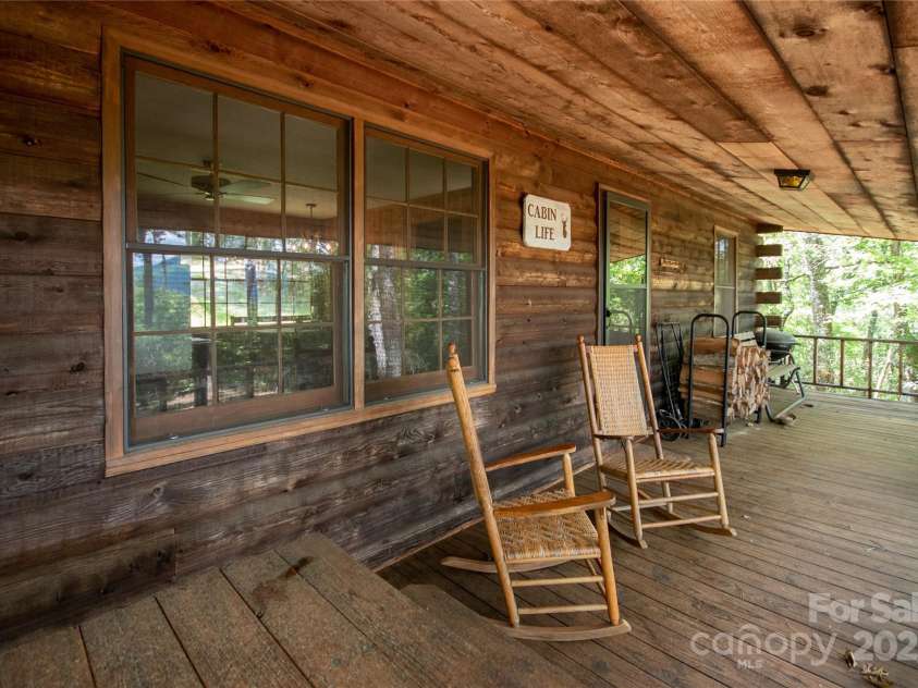 585 Bonfire Drive, Franklin, NC 28734.  MLS# CAR4276894, YatesRealty ID 25679. 