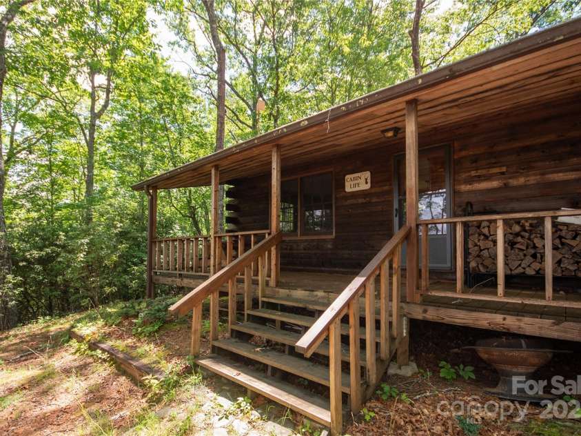 585 Bonfire Drive, Franklin, NC 28734.  MLS# CAR4276894, YatesRealty ID 25679. 