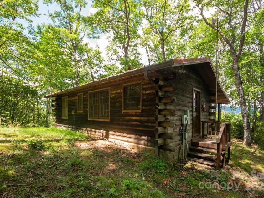 585 Bonfire Drive, Franklin, NC 28734.  MLS# CAR4276894, YatesRealty ID 25679. 