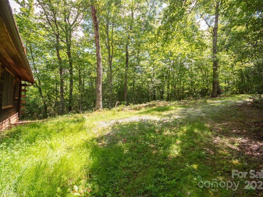 585 Bonfire Drive, Franklin, NC 28734.  MLS# CAR4276894, YatesRealty ID 25679. 