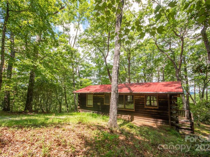 585 Bonfire Drive, Franklin, NC 28734.  MLS# CAR4276894, YatesRealty ID 25679. 
