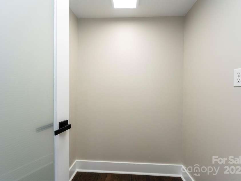 420 Bank Street, Salisbury, NC 28144.  MLS# CAR4283638, YatesRealty ID 2568. 