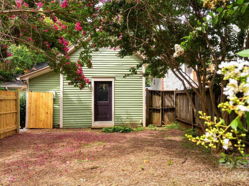 420 Bank Street, Salisbury, NC 28144.  MLS# CAR4283638, YatesRealty ID 2568. 