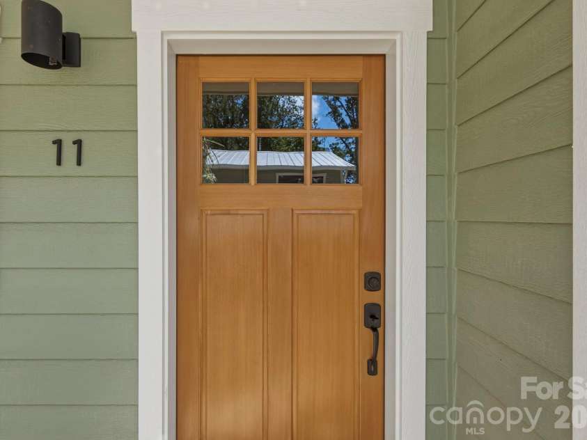 11 Fireside Drive, Asheville, NC 28806.  MLS# CAR4378511, YatesRealty ID 25682. 