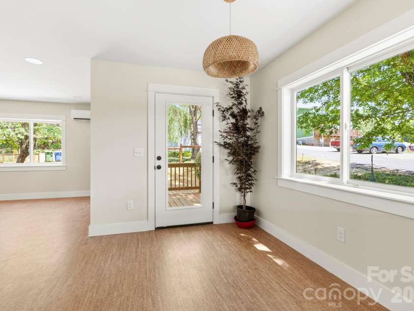 11 Fireside Drive, Asheville, NC 28806.  MLS# CAR4378511, YatesRealty ID 25682. 