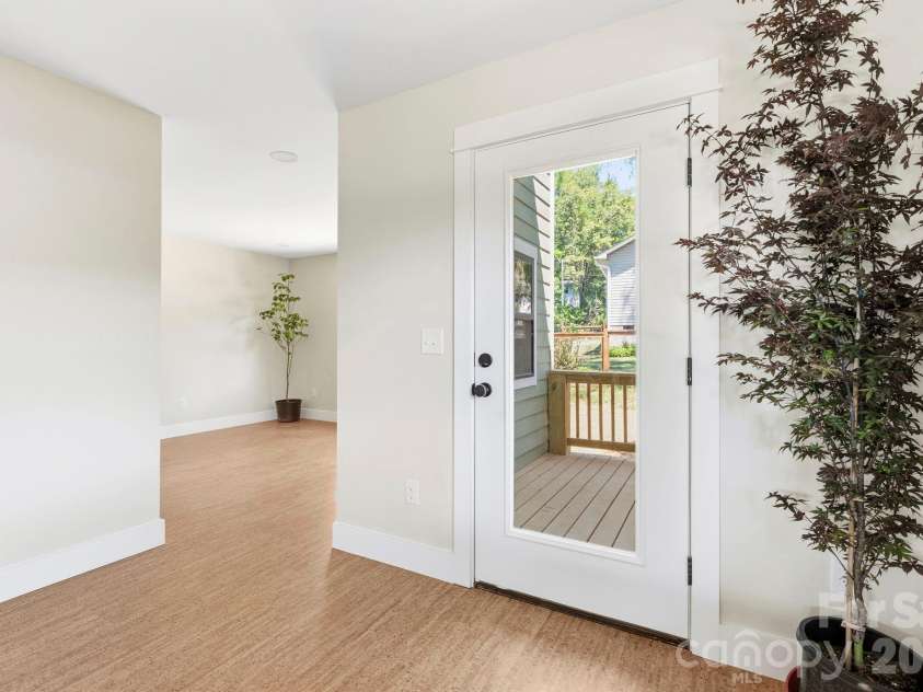11 Fireside Drive, Asheville, NC 28806.  MLS# CAR4378511, YatesRealty ID 25682. 