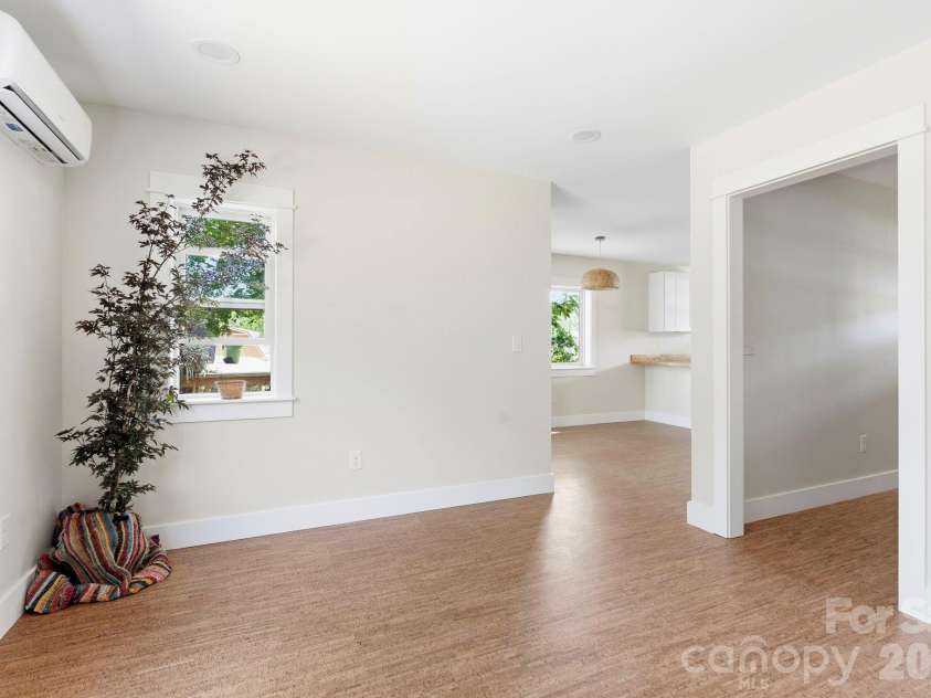 11 Fireside Drive, Asheville, NC 28806.  MLS# CAR4378511, YatesRealty ID 25682. 