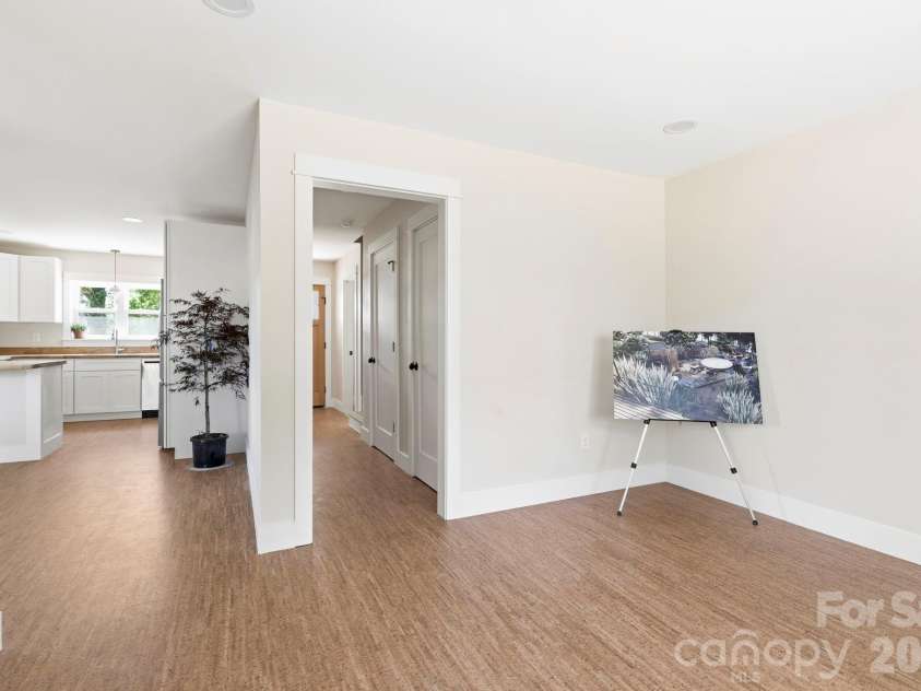 11 Fireside Drive, Asheville, NC 28806.  MLS# CAR4378511, YatesRealty ID 25682. 