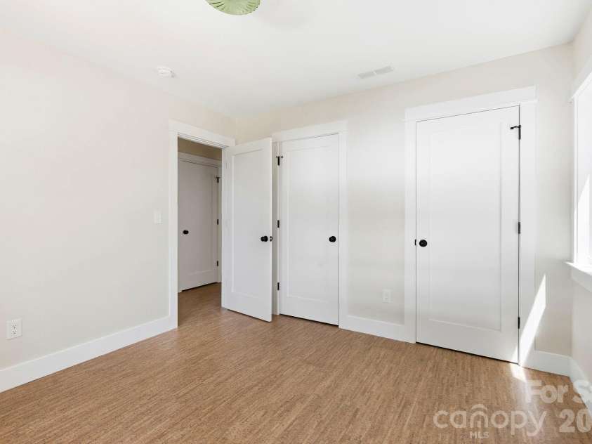 11 Fireside Drive, Asheville, NC 28806.  MLS# CAR4378511, YatesRealty ID 25682. 
