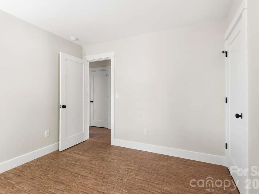 11 Fireside Drive, Asheville, NC 28806.  MLS# CAR4378511, YatesRealty ID 25682. 