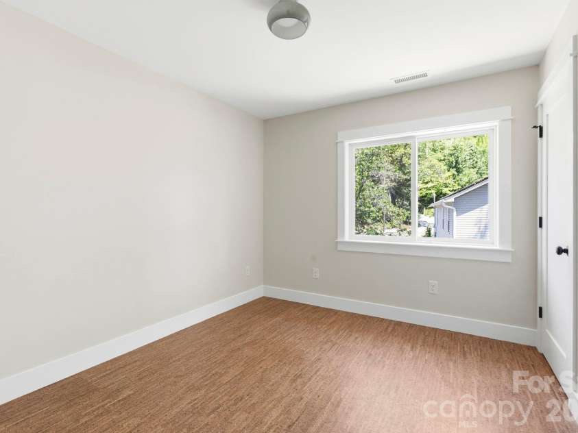 11 Fireside Drive, Asheville, NC 28806.  MLS# CAR4378511, YatesRealty ID 25682. 