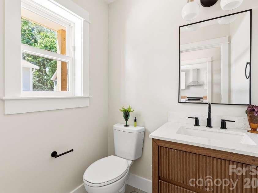 11 Fireside Drive, Asheville, NC 28806.  MLS# CAR4378511, YatesRealty ID 25682. 