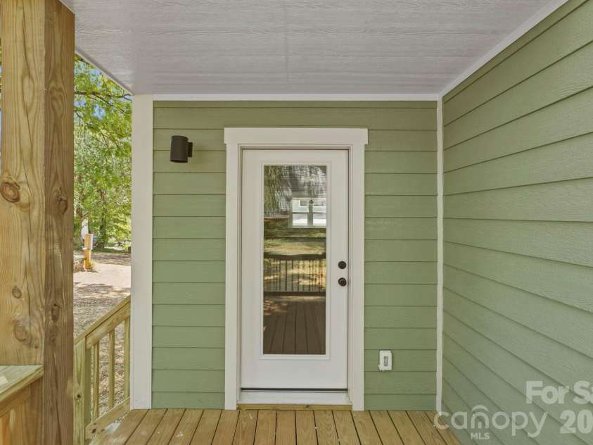 11 Fireside Drive, Asheville, NC 28806.  MLS# CAR4378511, YatesRealty ID 25682. 