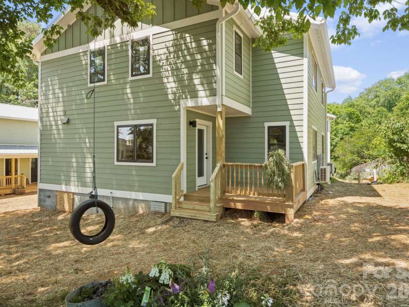 11 Fireside Drive, Asheville, NC 28806.  MLS# CAR4378511, YatesRealty ID 25682. 