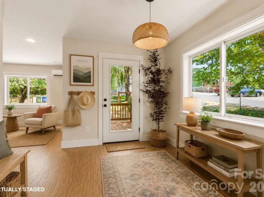 11 Fireside Drive, Asheville, NC 28806.  MLS# CAR4378511, YatesRealty ID 25682. 