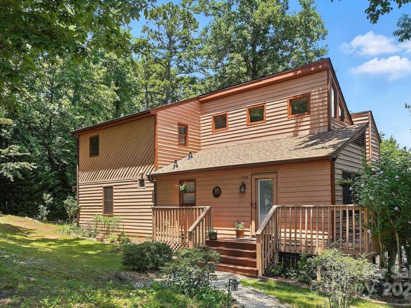 1119 Palmyra Drive, Tega Cay, SC 29708.  MLS# CAR4274507, YatesRealty ID 25682. 