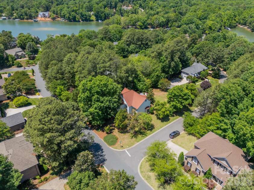 11043 Seven Coves Drive, Tega Cay, SC 29708.  MLS# CAR4378588, YatesRealty ID 25683. 