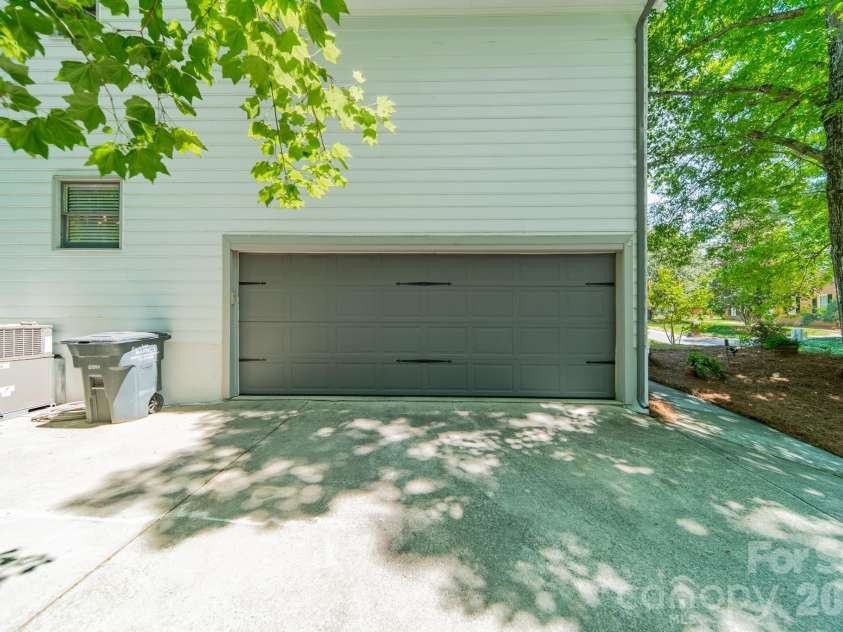 11043 Seven Coves Drive, Tega Cay, SC 29708.  MLS# CAR4378588, YatesRealty ID 25683. 
