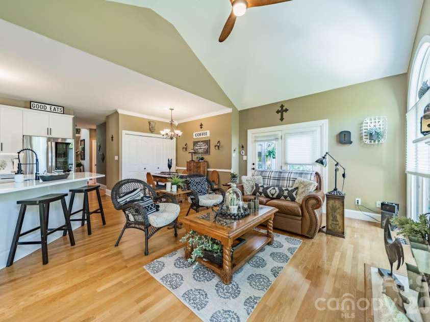 11043 Seven Coves Drive, Tega Cay, SC 29708.  MLS# CAR4378588, YatesRealty ID 25683. 