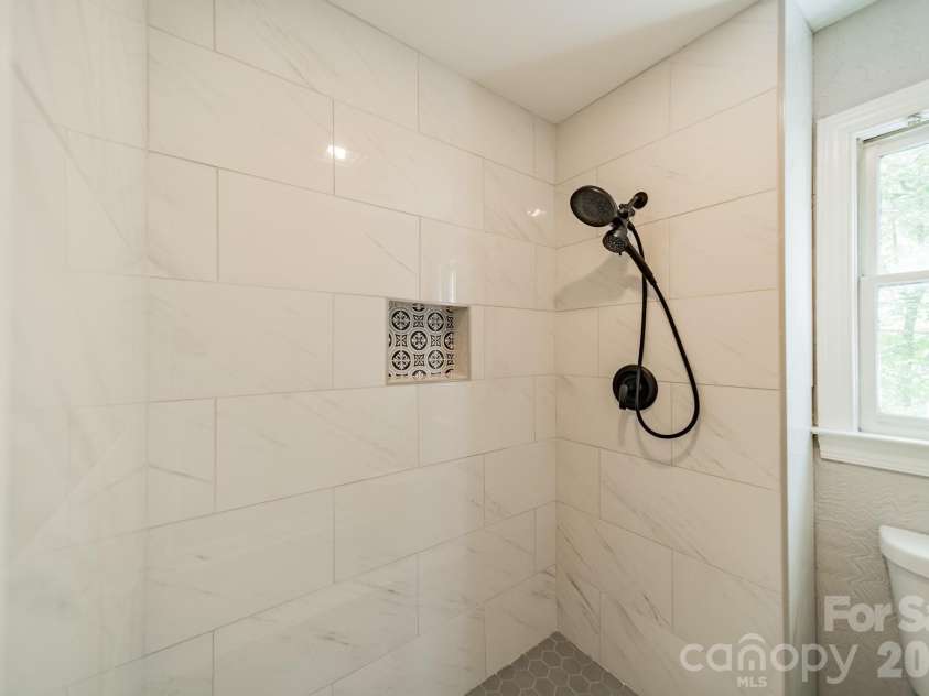 11043 Seven Coves Drive, Tega Cay, SC 29708.  MLS# CAR4378588, YatesRealty ID 25683. 