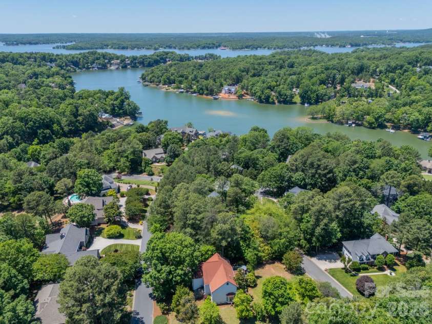 11043 Seven Coves Drive, Tega Cay, SC 29708.  MLS# CAR4378588, YatesRealty ID 25683. 
