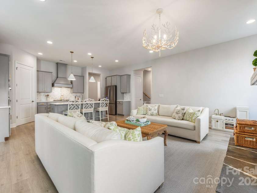 17210 Sand Bank Road, Charlotte, NC 28278.  MLS# CAR4277232, YatesRealty ID 25684. 