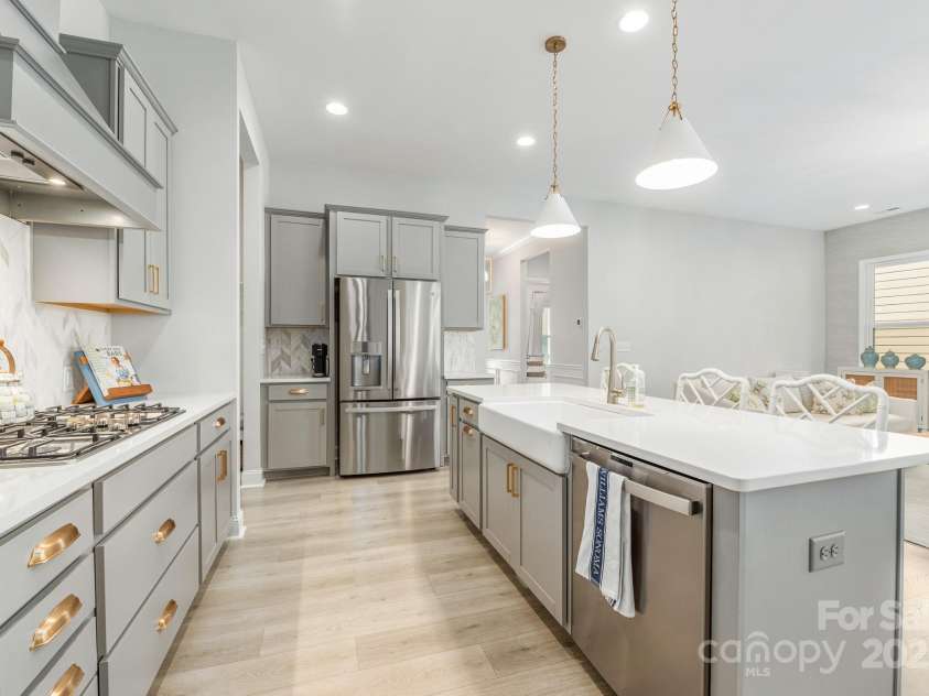 17210 Sand Bank Road, Charlotte, NC 28278.  MLS# CAR4277232, YatesRealty ID 25684. 