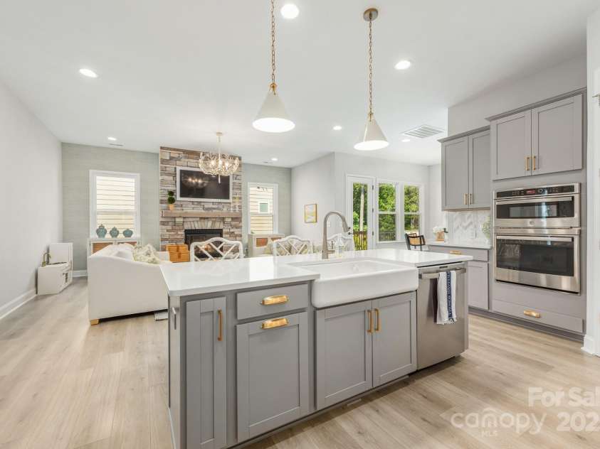 17210 Sand Bank Road, Charlotte, NC 28278.  MLS# CAR4277232, YatesRealty ID 25684. 
