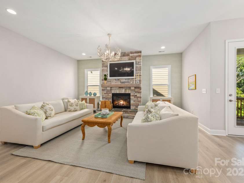 17210 Sand Bank Road, Charlotte, NC 28278.  MLS# CAR4277232, YatesRealty ID 25684. 