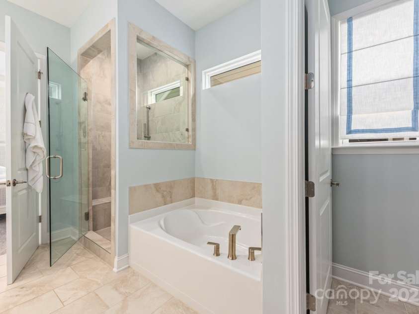 17210 Sand Bank Road, Charlotte, NC 28278.  MLS# CAR4277232, YatesRealty ID 25684. 