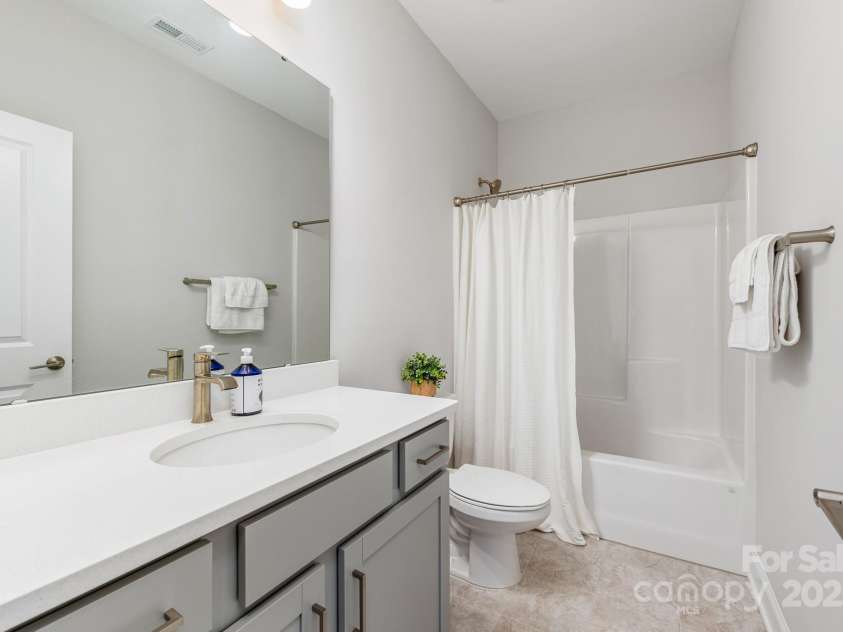 17210 Sand Bank Road, Charlotte, NC 28278.  MLS# CAR4277232, YatesRealty ID 25684. 
