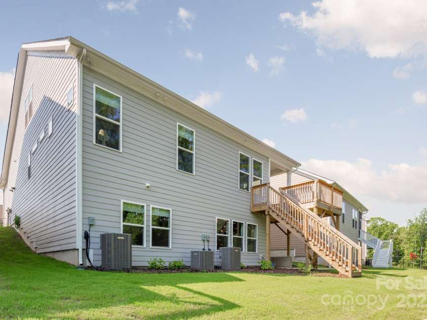 17210 Sand Bank Road, Charlotte, NC 28278.  MLS# CAR4277232, YatesRealty ID 25684. 