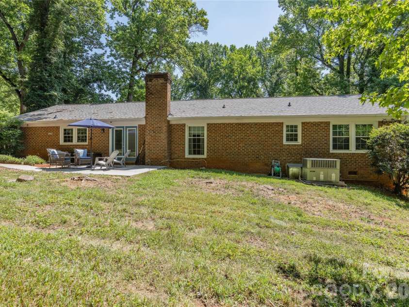 13 Mayflower Lane, Lexington, NC 27295.  MLS# CAR4385595, YatesRealty ID 25685. Back Yard