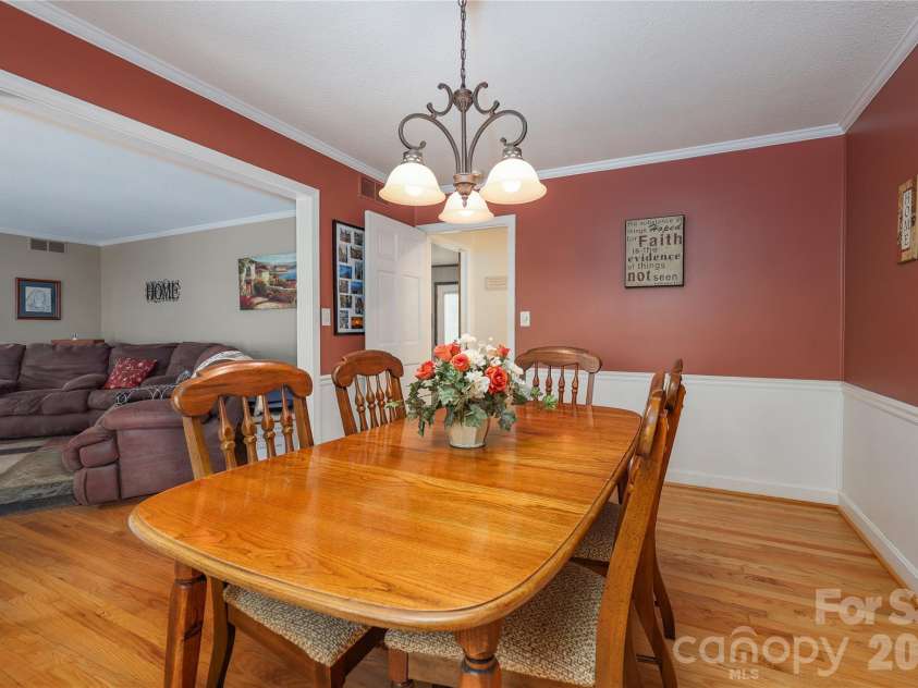 13 Mayflower Lane, Lexington, NC 27295.  MLS# CAR4385595, YatesRealty ID 25685. Dining room