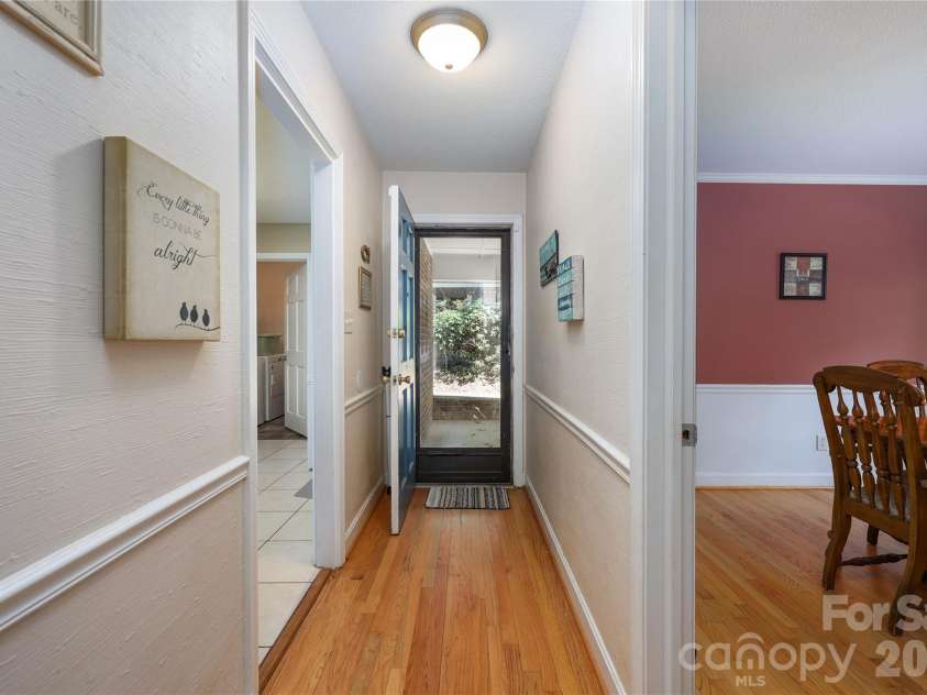 13 Mayflower Lane, Lexington, NC 27295.  MLS# CAR4385595, YatesRealty ID 25685. Hallway
