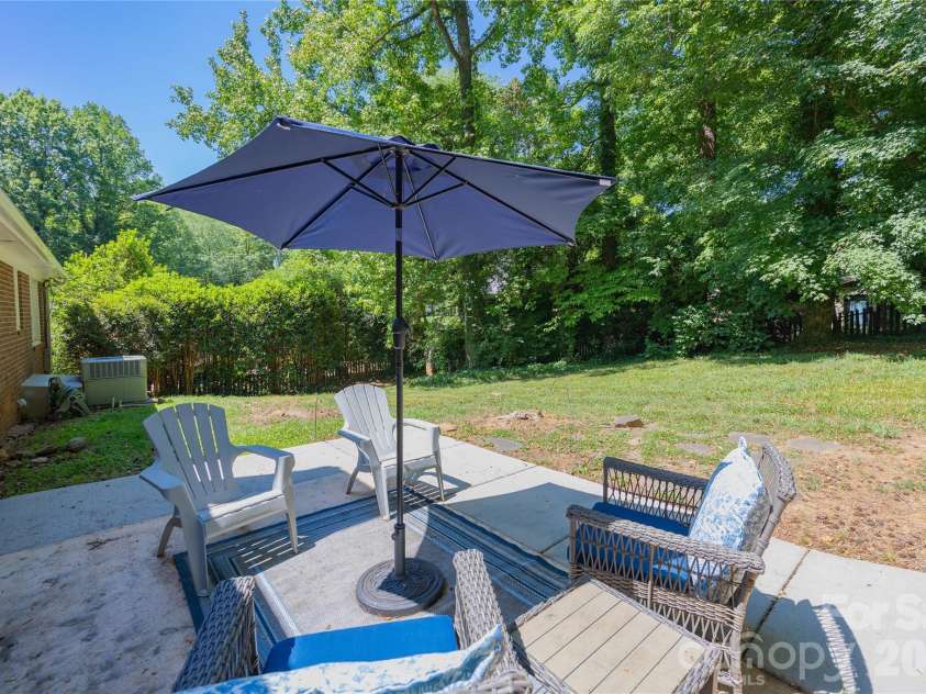 13 Mayflower Lane, Lexington, NC 27295.  MLS# CAR4385595, YatesRealty ID 25685. Patio